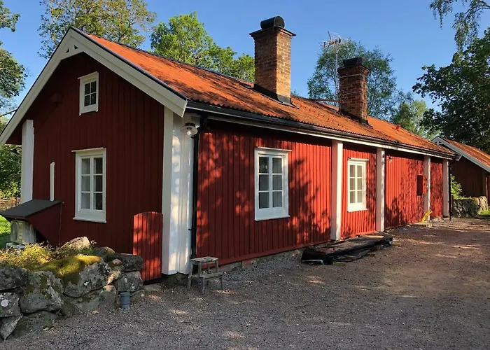 Nedanby | Cottage | Idyllic Location | Porch | Grill