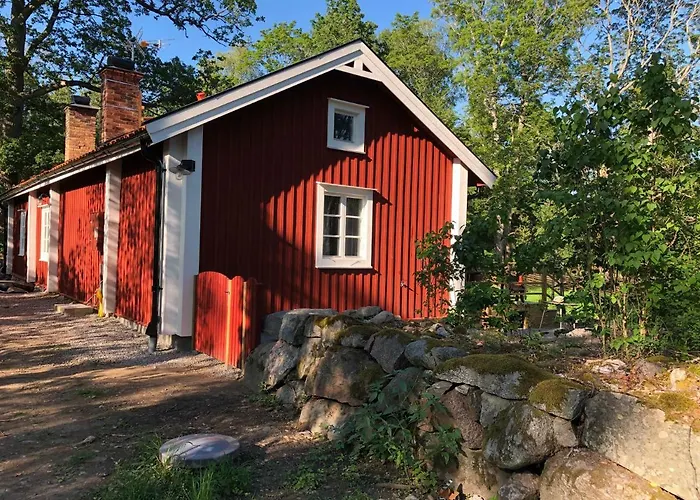 Nedanby | Cottage | Idyllic Location | Porch | Grill